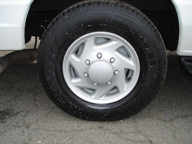 2009 Ford E-Series E-350 SD XLT