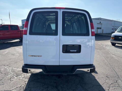 2025 Chevrolet Express 2500