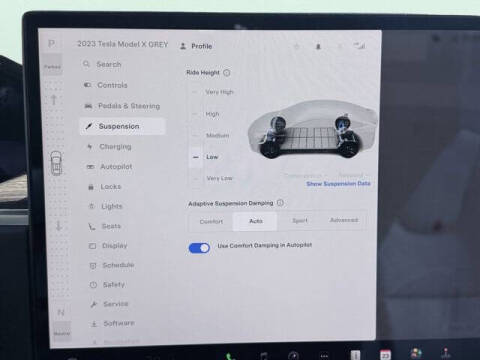2023 Tesla Model X Standard Range