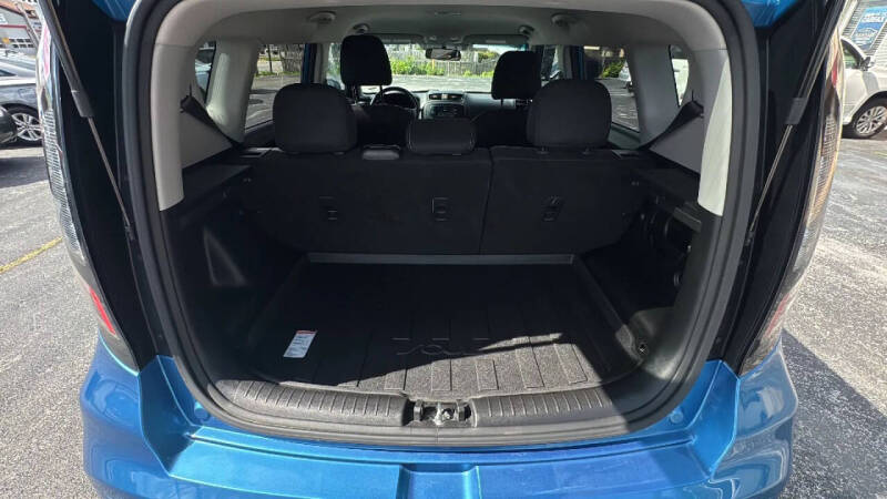 2017 Kia Soul +