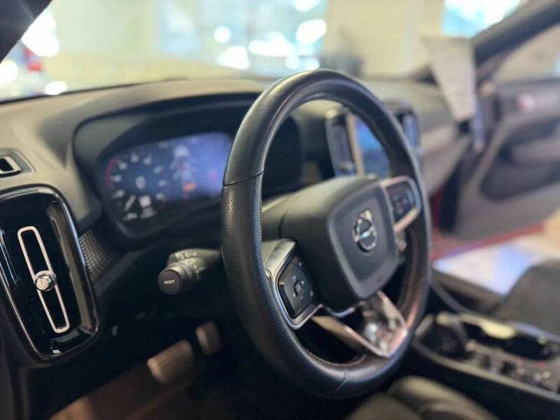 2020 Volvo XC40 T5 R-Design