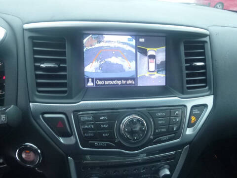 2018 Nissan Pathfinder SL