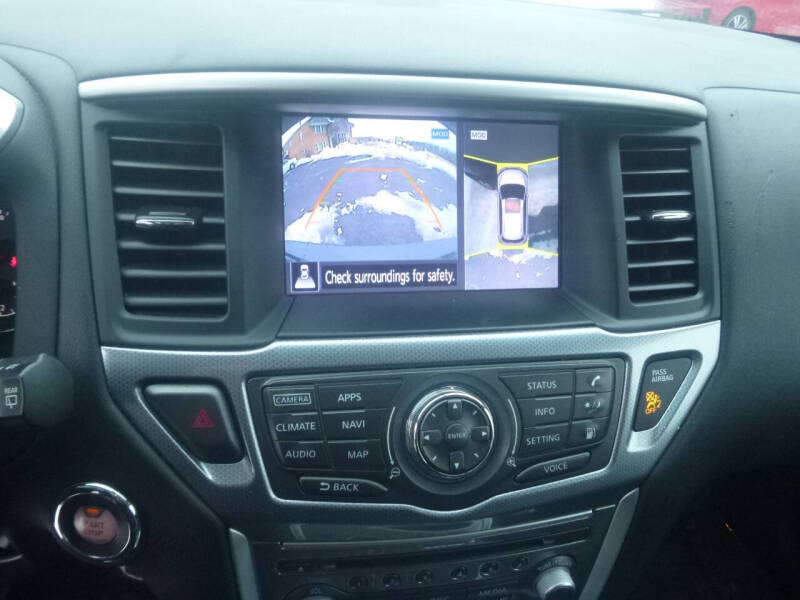 2018 Nissan Pathfinder SL