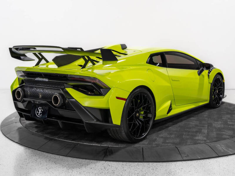 2023 Lamborghini Huracan STO