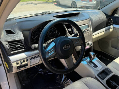 2010 Subaru Outback 2.5i Premium