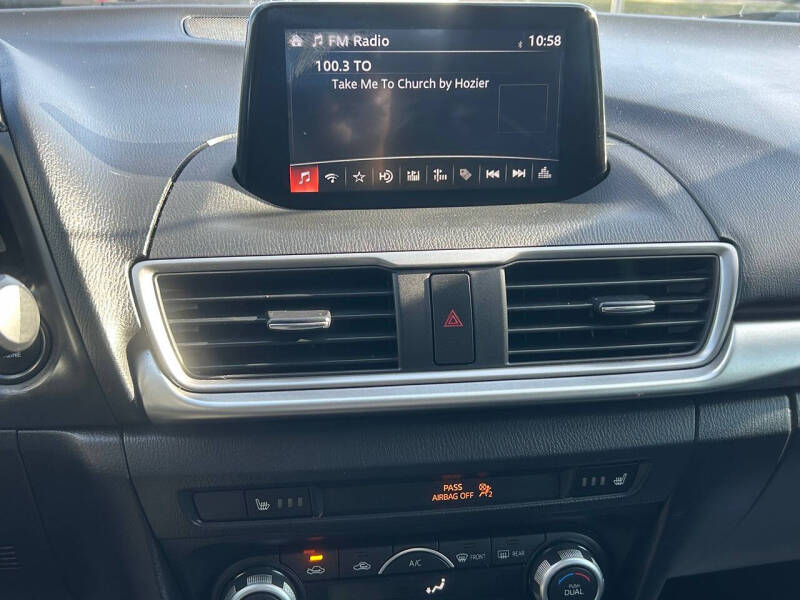 2018 Mazda MAZDA3 Touring