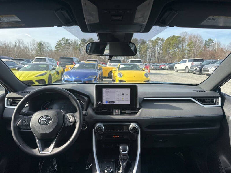 2024 Toyota RAV4 Hybrid SE