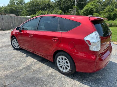 2014 Toyota Prius v Five