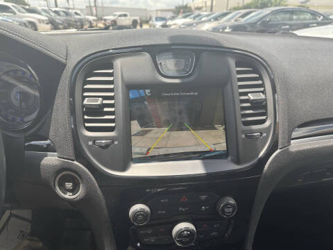 2018 Chrysler 300 S