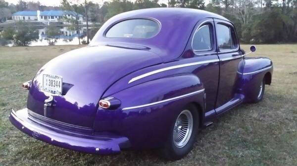 1942 Ford Deluxe