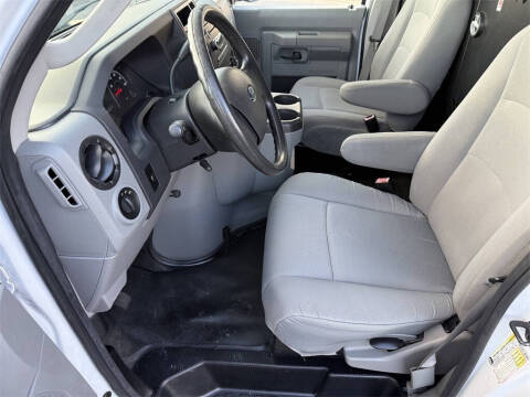 2014 Ford E-Series E-350 SD