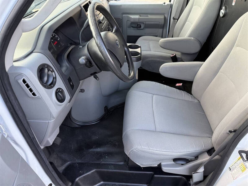 2014 Ford E-Series E-350 SD