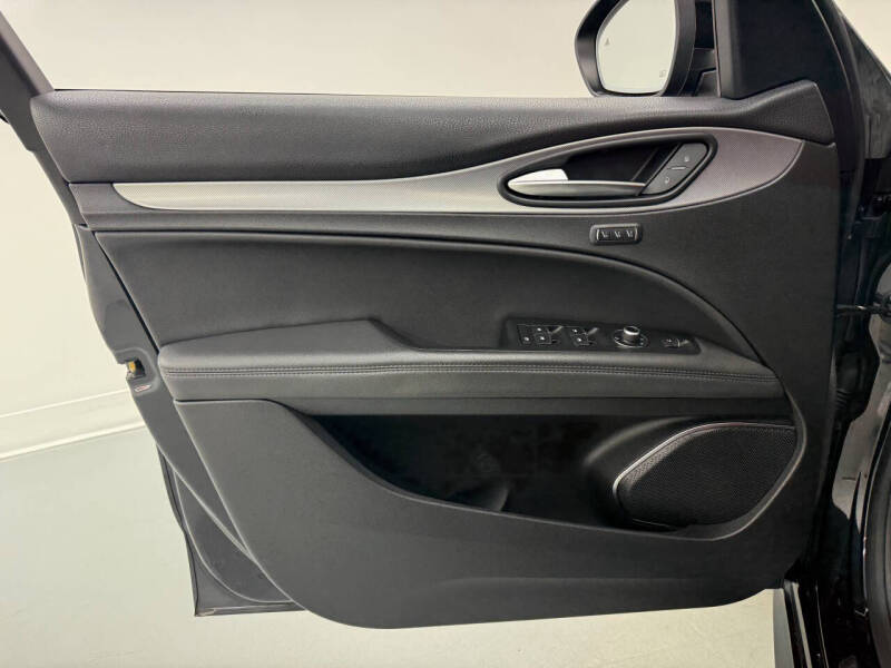 2022 Alfa Romeo Stelvio Veloce