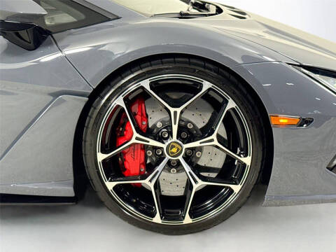 2024 Lamborghini Revuelto