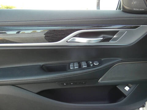 2022 BMW 7 Series 745e xDrive