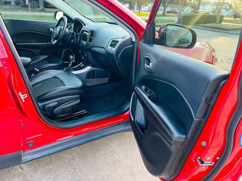 2018 Jeep Compass Latitude photo 16