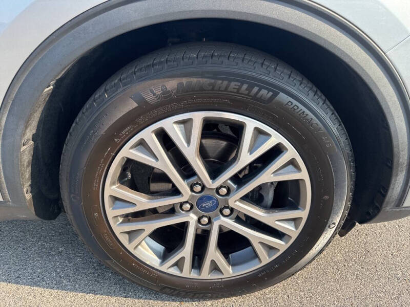 2021 Ford Escape SEL