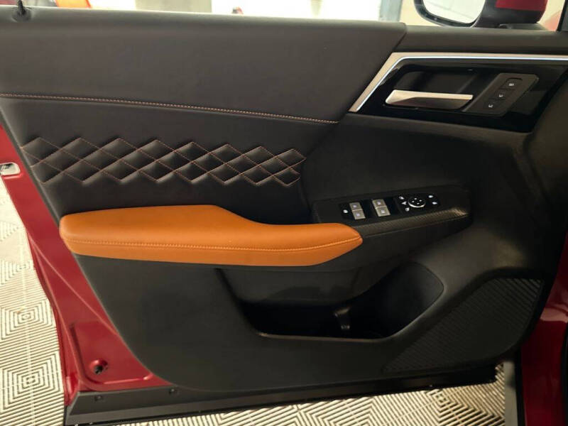 2025 Mitsubishi Outlander PHEV
