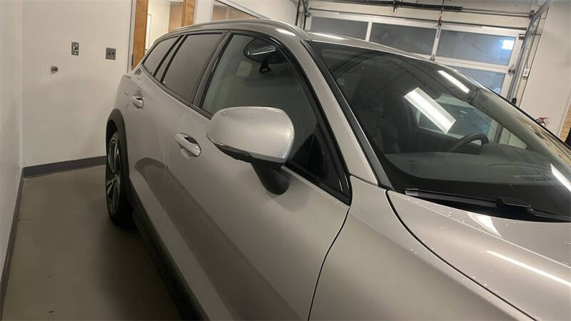 2025 Volvo V60 Cross Country B5 Plus