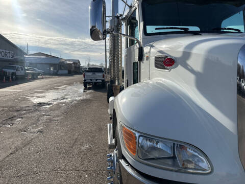 2020 Peterbilt 337