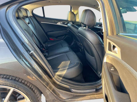 2022 Genesis G70