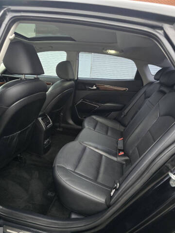 2017 Kia Cadenza Technology