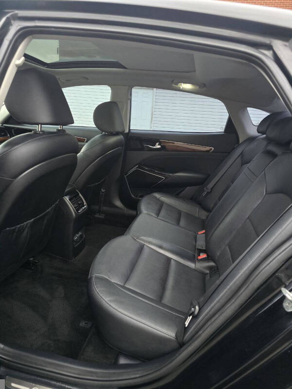 2017 Kia Cadenza Technology