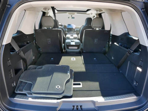 2022 Lincoln Navigator Black Label