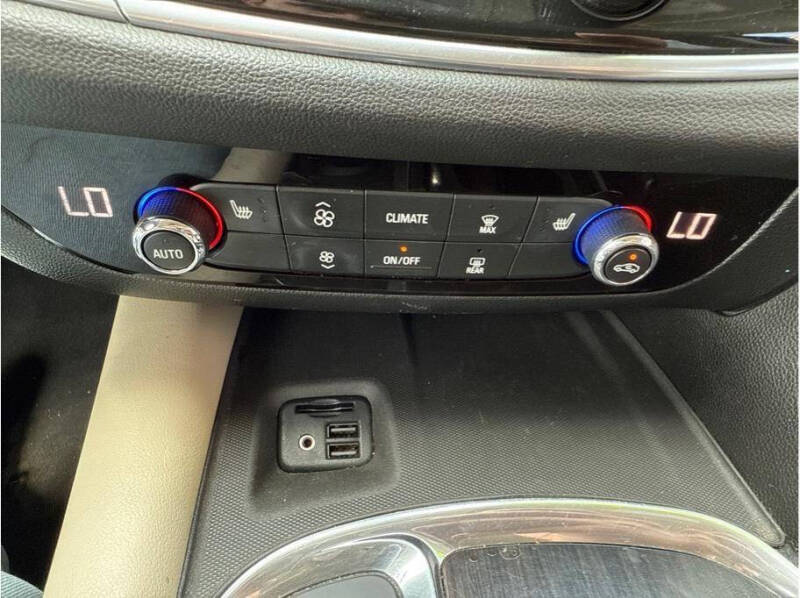 2020 Buick Enclave Essence