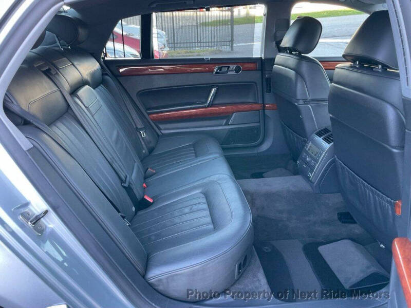 2004 Volkswagen Phaeton V8