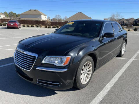 2013 Chrysler 300 for sale at E & N Used Auto Sales LLC in Lowell AR
