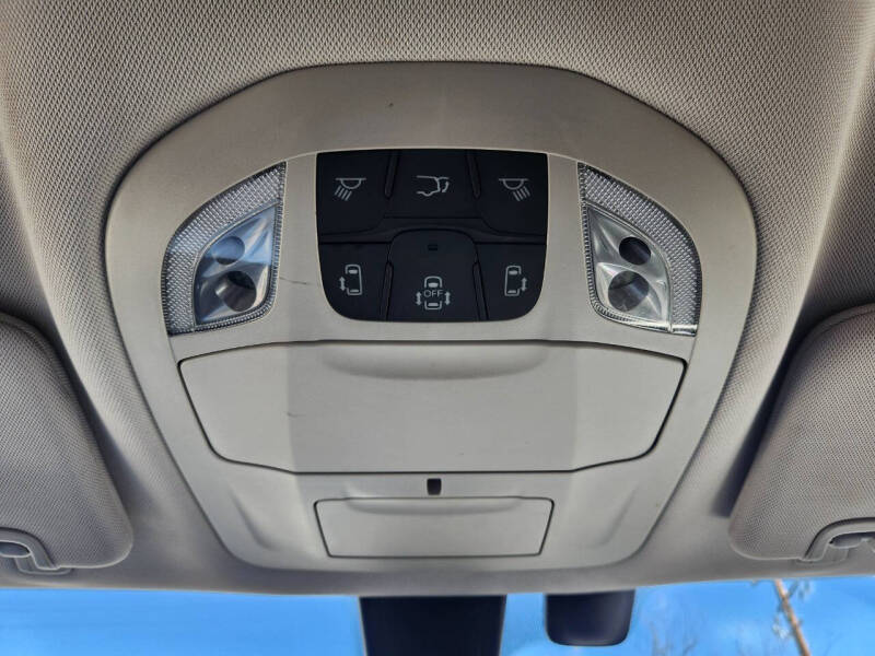 2017 Chrysler Pacifica Touring-L