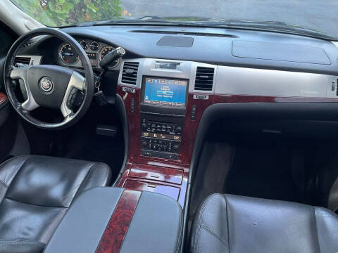 2011 Cadillac Escalade Premium