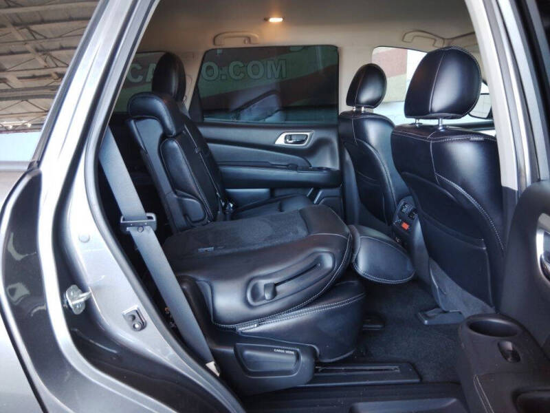 2019 Nissan Pathfinder SL
