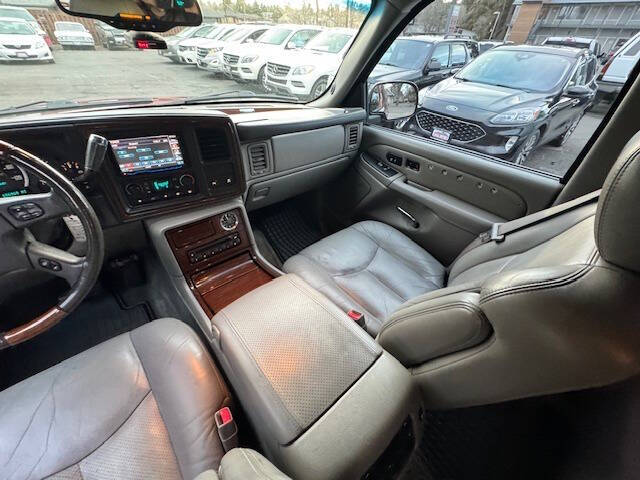 2004 Cadillac Escalade ESV Platinum Edition