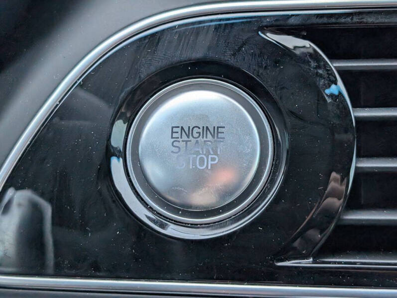2023 Genesis G70