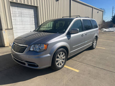 2014 Chrysler Town and Country for sale at Mr. Auto in Hamilton OH