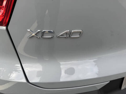 2024 Volvo XC40 B5 Plus Bright Theme