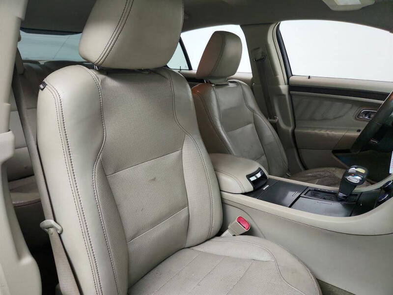 2010 Ford Taurus Limited