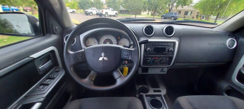 2008 Mitsubishi Raider LS