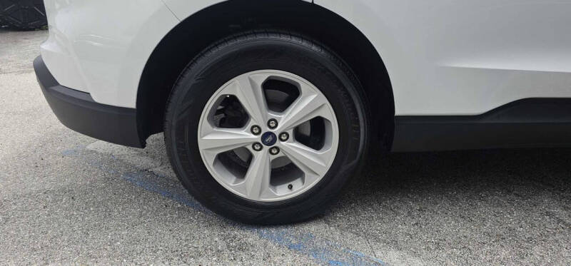 2020 Ford Edge SE
