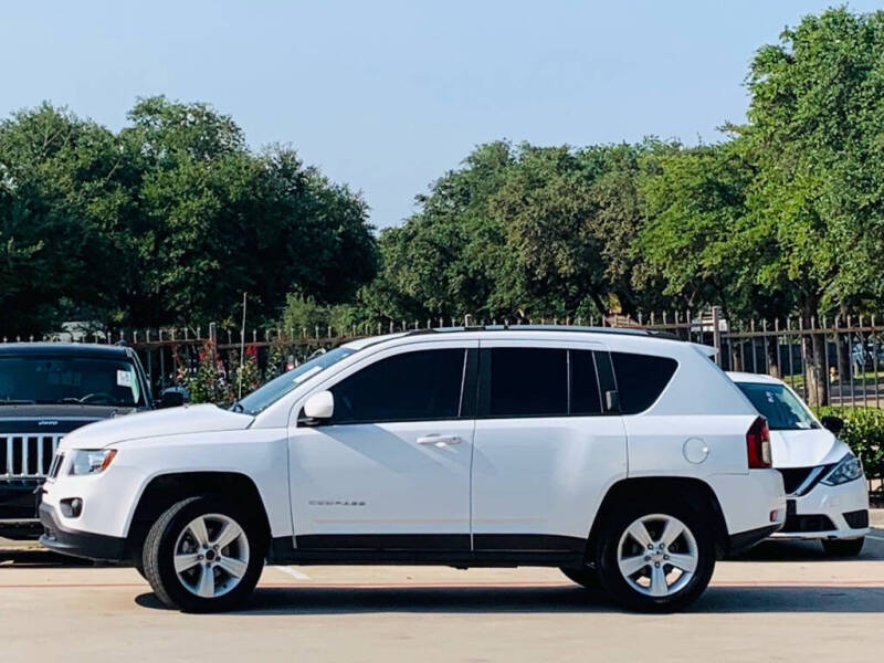 2016 Jeep Compass Latitude photo 2