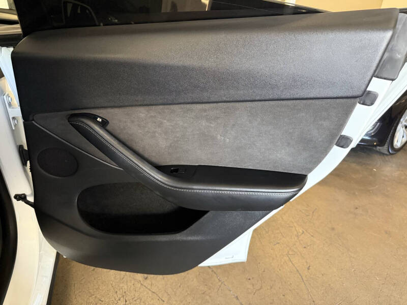 2022 Tesla Model Y Long Range - Photo 22