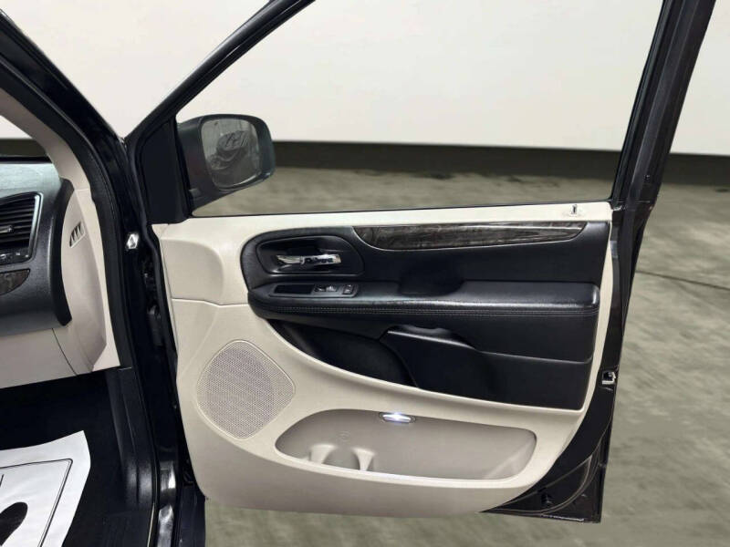 2016 Dodge Grand Caravan American Value Package