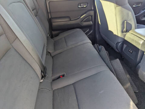 2024 Nissan Frontier SV