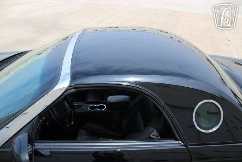 2004 Ford Thunderbird Deluxe