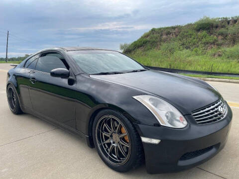 2004 Infiniti G35 for sale at THOM'S MOTORS in Houston TX