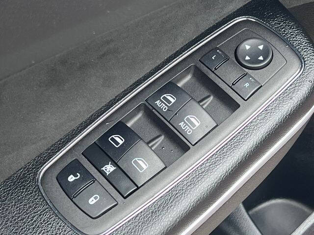 2023 Chrysler 300 C