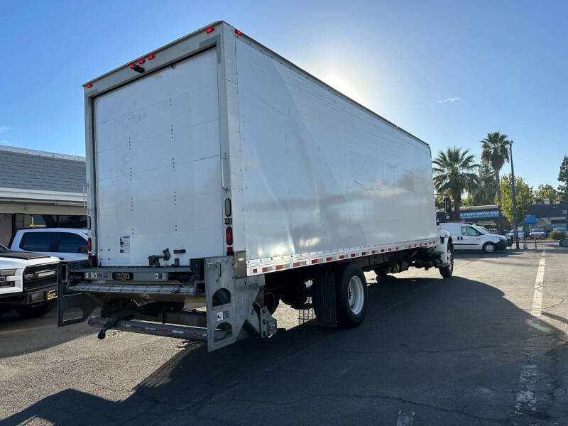 2018 International DuraStar 4300
