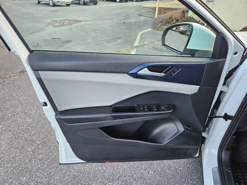 2022 Volkswagen Taos SE 4Motion